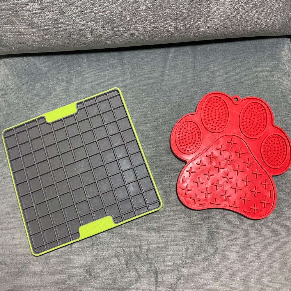 LickiMat Tuff Paw-Shaped & Square Dog Lick Mats Gray Green Red for Dogs med big